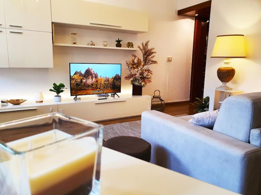 King Como Lake Center 9 Posti Letto- Grande Terrazza - 2 Bagni Privati المظهر الخارجي الصورة